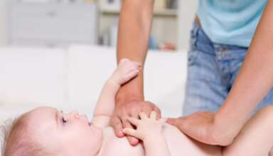 Kinetoterapia, o modalitate de a stimula inteligenta si creativitatea bebelusilor