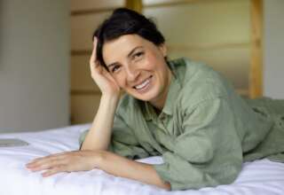 Ce nu ti s-a spus despre menopauza si cum te pot ajuta hormonii si conditiile de mediu